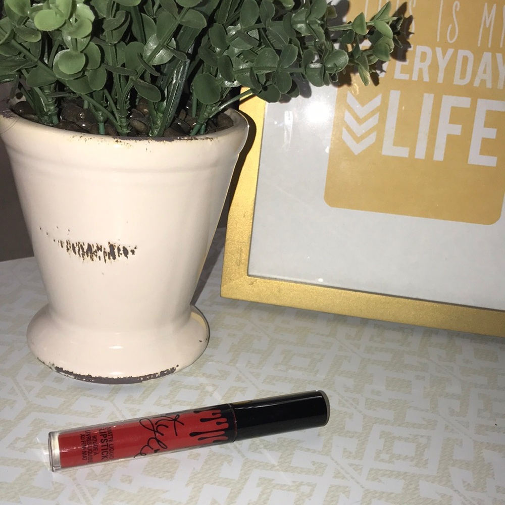 Kylie lipstick NEVER BEEN USED!!!
